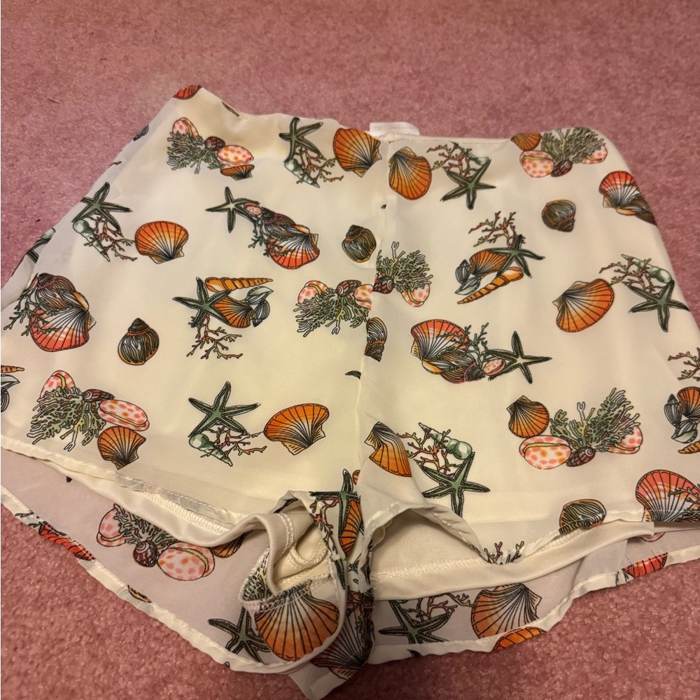 Womens Cream Seashell Print Lounge Shorts